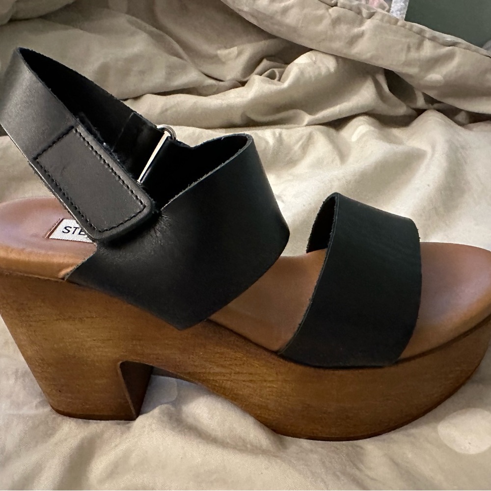 Steve Madden black and wood platform